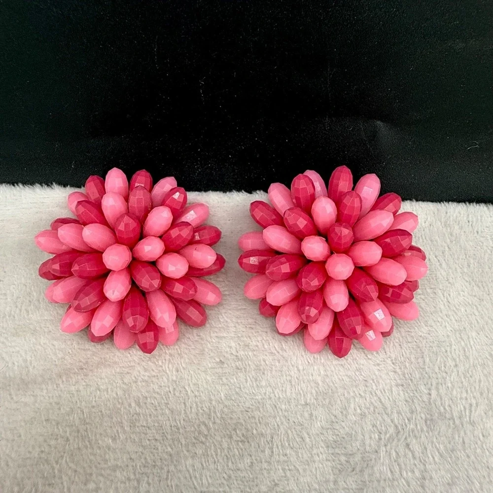 Vintage Acrylic Cluster Shoe Clips Pink